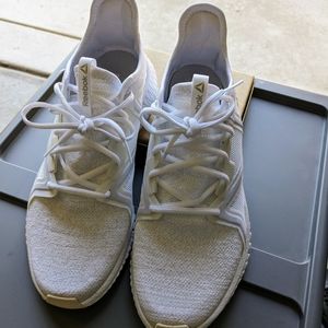 Reebok white knit sneaker size 11 new without tag/box